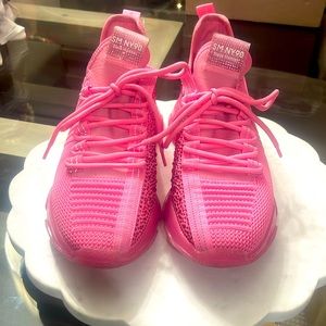 Steve Madden Sparkle Sneaker